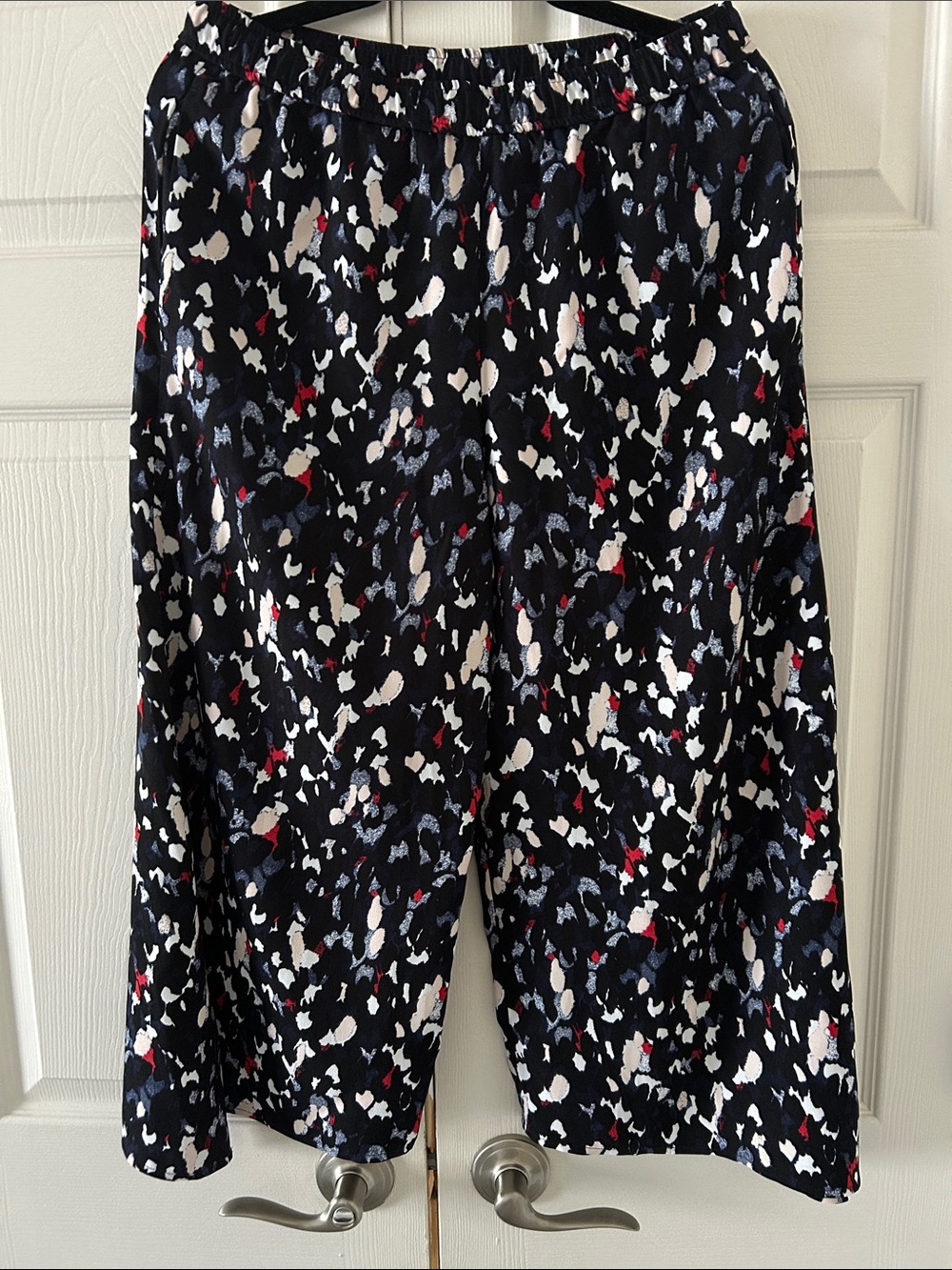 Club Monaco Black/Navy Patterned Pants with ankle slits